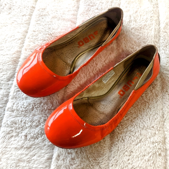 FREE With PURCHASE: TSUBO • Vibrant Orange Patent Leather Ballet Flats - Picture 2 of 9